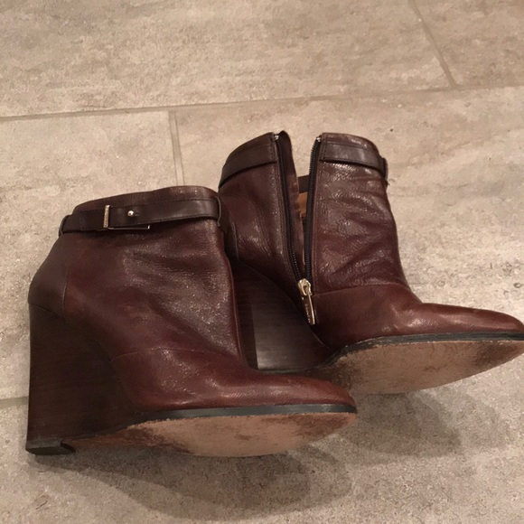 FANTASTIC Coach booties. - Picture 2 of 4